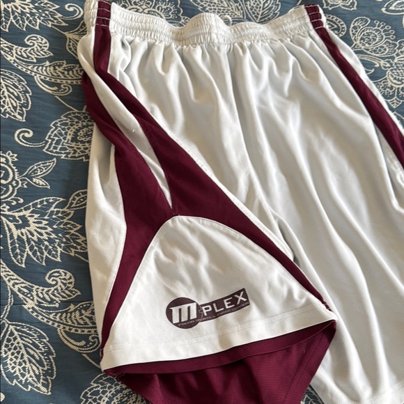 Maroon and White Men Shorts -L - Picture 5 of 9
